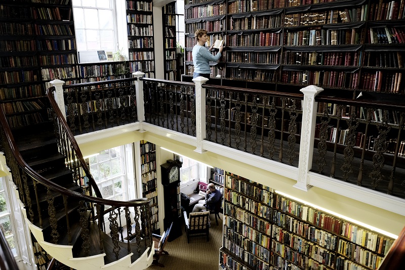 Bromley House Library